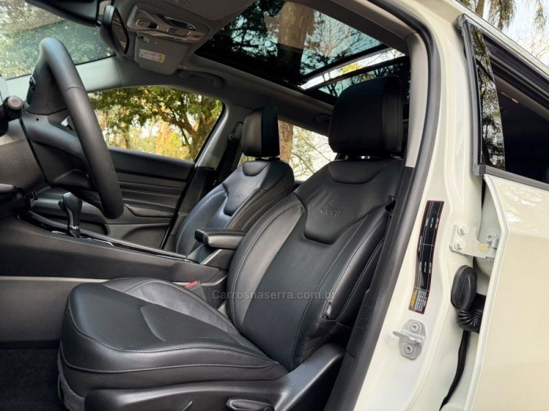 JEEP COMPASS 1.3 LONGITUDE T270 16V TURBO 2023/2023 KASPER VEÍCULOS DOIS IRMÃOS / Carros no Vale JEEP COMPASS 1.3 LONGITUDE T270 16V TURBO 2023/2023 KASPER VEÍCULOS DOIS IRMÃOS / Carros no Vale