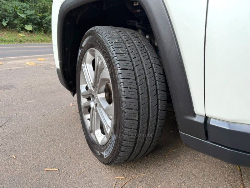 JEEP COMPASS 1.3 LONGITUDE T270 16V TURBO 2023/2023 KASPER VEÍCULOS DOIS IRMÃOS / Carros no Vale JEEP COMPASS 1.3 LONGITUDE T270 16V TURBO 2023/2023 KASPER VEÍCULOS DOIS IRMÃOS / Carros no Vale