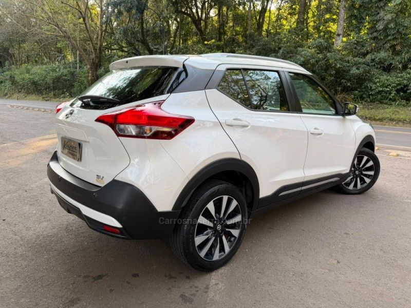 NISSAN KICKS 1.6 16V SV XTRONIC 2019/2019 KASPER VEÍCULOS DOIS IRMÃOS / Carros no Vale