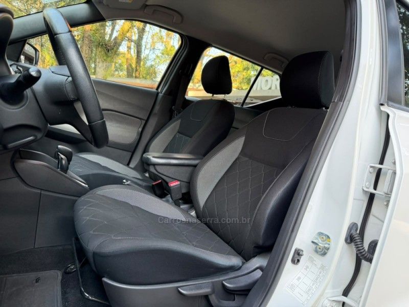 NISSAN KICKS 1.6 16V SV XTRONIC 2019/2019 KASPER VEÍCULOS DOIS IRMÃOS / Carros no Vale