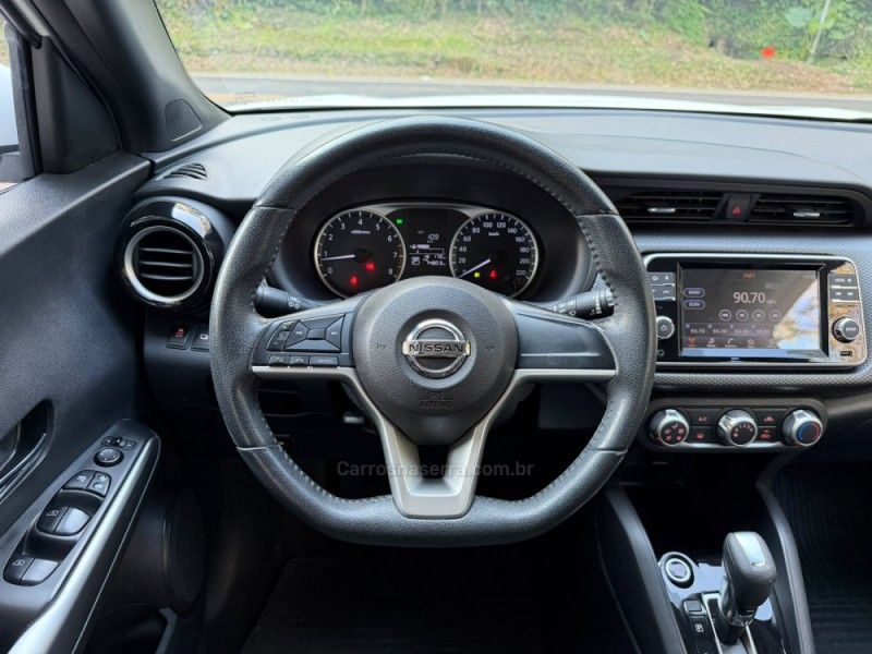 NISSAN KICKS 1.6 16V SV XTRONIC 2019/2019 KASPER VEÍCULOS DOIS IRMÃOS / Carros no Vale