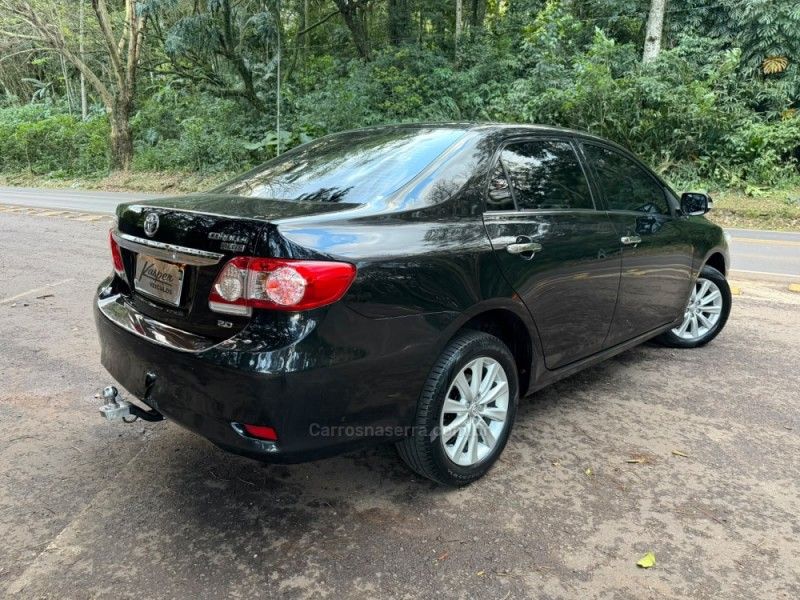 TOYOTA COROLLA 2.0 ALTIS 16V 2013/2014 KASPER VEÍCULOS DOIS IRMÃOS / Carros no Vale