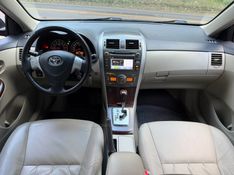 TOYOTA COROLLA 2.0 ALTIS 16V 2013/2014 KASPER VEÍCULOS DOIS IRMÃOS / Carros no Vale