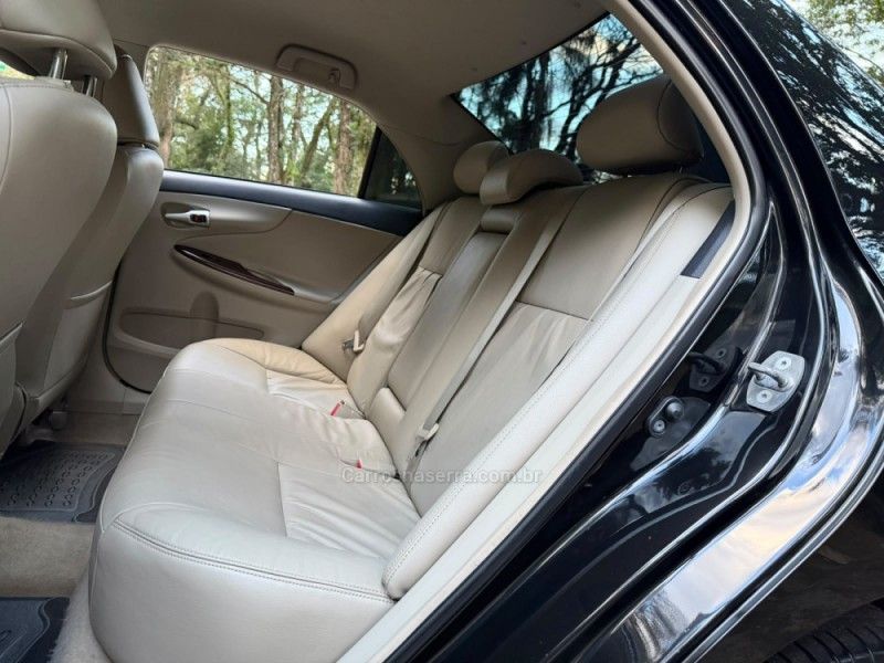 TOYOTA COROLLA 2.0 ALTIS 16V 2013/2014 KASPER VEÍCULOS DOIS IRMÃOS / Carros no Vale