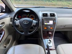 TOYOTA COROLLA 2.0 ALTIS 16V 2013/2014 KASPER VEÍCULOS DOIS IRMÃOS / Carros no Vale
