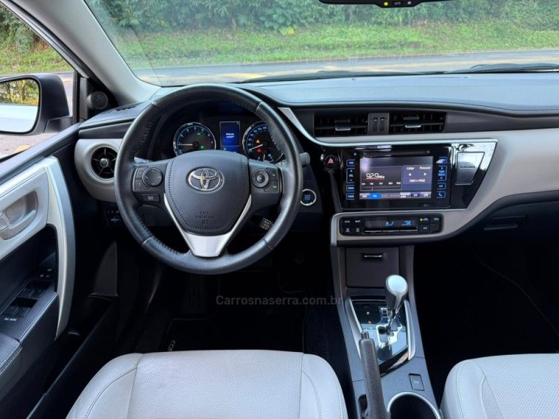 TOYOTA COROLLA 2.0 XEI 16V 2017/2018 KASPER VEÍCULOS DOIS IRMÃOS / Carros no Vale TOYOTA COROLLA 2.0 XEI 16V 2017/2018 KASPER VEÍCULOS DOIS IRMÃOS / Carros no Vale