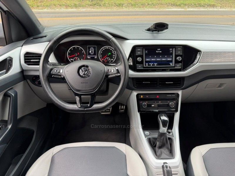 VOLKSWAGEN T-CROSS 1.4 HIGHLINE TSI 16V 2019/2020 KASPER VEÍCULOS DOIS IRMÃOS / Carros no Vale VOLKSWAGEN T-CROSS 1.4 HIGHLINE TSI 16V 2019/2020 KASPER VEÍCULOS DOIS IRMÃOS / Carros no Vale