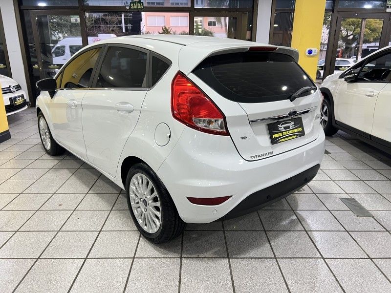 FORD FIESTA 1.6 TITANIUM HATCH 16V 2015/2015 PRIME MULTIMARCAS CAXIAS DO SUL / Carros no Vale FORD FIESTA 1.6 TITANIUM HATCH 16V 2015/2015 PRIME MULTIMARCAS CAXIAS DO SUL / Carros no Vale