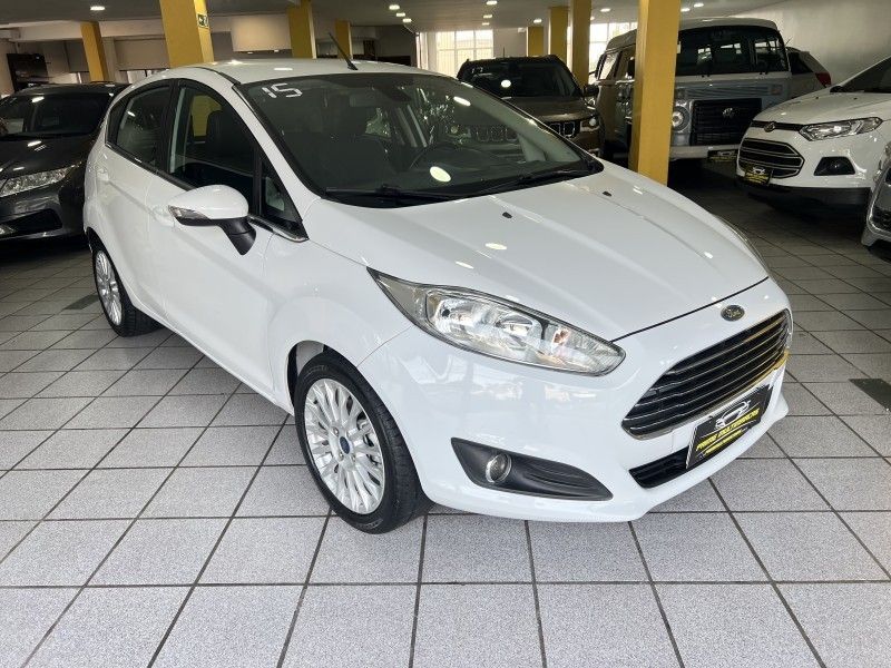 FORD FIESTA 1.6 TITANIUM HATCH 16V 2015/2015 PRIME MULTIMARCAS CAXIAS DO SUL / Carros no Vale FORD FIESTA 1.6 TITANIUM HATCH 16V 2015/2015 PRIME MULTIMARCAS CAXIAS DO SUL / Carros no Vale