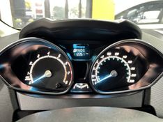 FORD FIESTA 1.6 TITANIUM HATCH 16V 2015/2015 PRIME MULTIMARCAS CAXIAS DO SUL / Carros no Vale