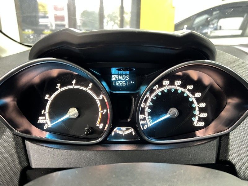 FORD FIESTA 1.6 TITANIUM HATCH 16V 2015/2015 PRIME MULTIMARCAS CAXIAS DO SUL / Carros no Vale FORD FIESTA 1.6 TITANIUM HATCH 16V 2015/2015 PRIME MULTIMARCAS CAXIAS DO SUL / Carros no Vale