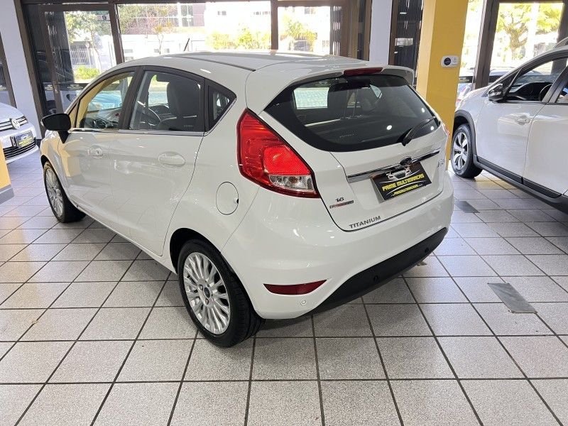 FORD FIESTA 1.6 TITANIUM HATCH 16V 2015/2015 PRIME MULTIMARCAS CAXIAS DO SUL / Carros no Vale FORD FIESTA 1.6 TITANIUM HATCH 16V 2015/2015 PRIME MULTIMARCAS CAXIAS DO SUL / Carros no Vale
