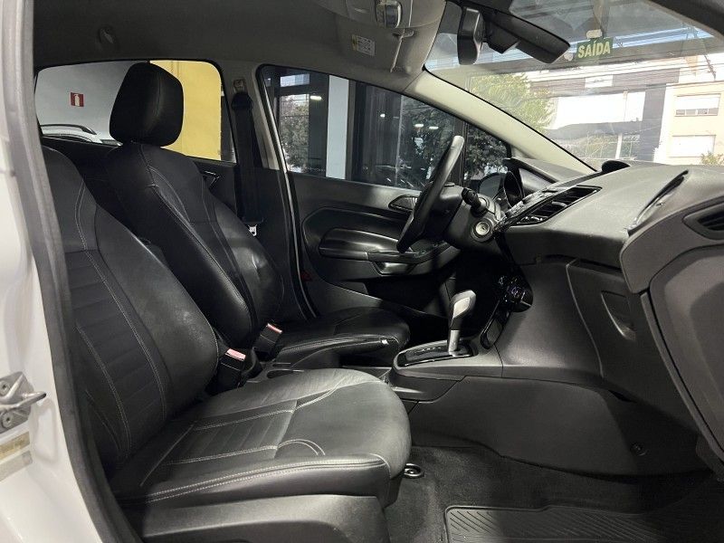 FORD FIESTA 1.6 TITANIUM HATCH 16V 2015/2015 PRIME MULTIMARCAS CAXIAS DO SUL / Carros no Vale FORD FIESTA 1.6 TITANIUM HATCH 16V 2015/2015 PRIME MULTIMARCAS CAXIAS DO SUL / Carros no Vale
