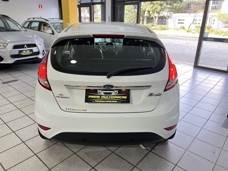 FORD FIESTA 1.6 TITANIUM HATCH 16V 2015/2015 PRIME MULTIMARCAS CAXIAS DO SUL / Carros no Vale FORD FIESTA 1.6 TITANIUM HATCH 16V 2015/2015 PRIME MULTIMARCAS CAXIAS DO SUL / Carros no Vale