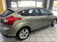FORD FOCUS 1.6 SE HATCH 16V 2014/2015 PRIME MULTIMARCAS CAXIAS DO SUL / Carros no Vale