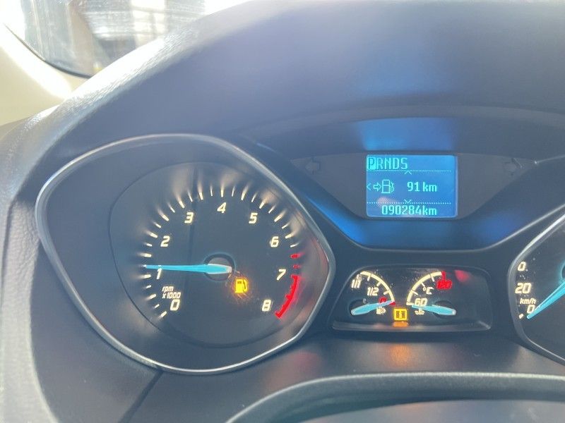 FORD FOCUS 1.6 SE HATCH 16V 2014/2015 PRIME MULTIMARCAS CAXIAS DO SUL / Carros no Vale