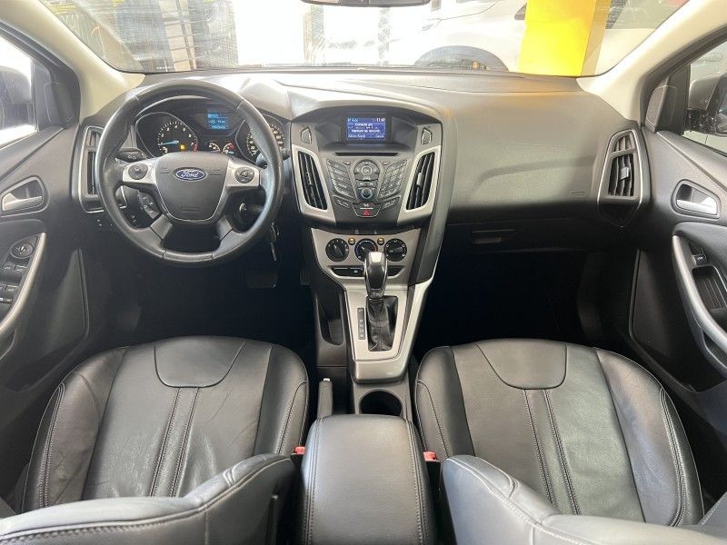 FORD FOCUS 1.6 SE HATCH 16V 2014/2015 PRIME MULTIMARCAS CAXIAS DO SUL / Carros no Vale
