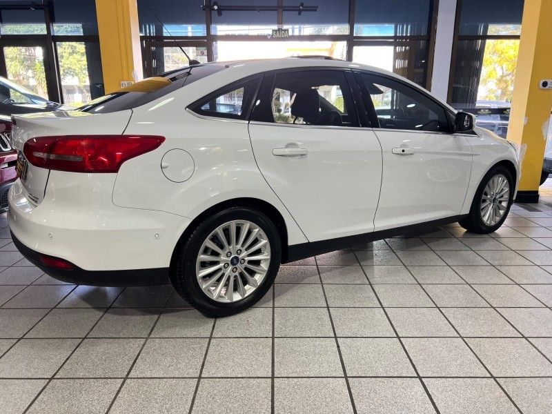 FORD FOCUS 2.0 TITANIUM PLUS SEDAN 16V 2016/2016 PRIME MULTIMARCAS CAXIAS DO SUL / Carros no Vale FORD FOCUS 2.0 TITANIUM PLUS SEDAN 16V 2016/2016 PRIME MULTIMARCAS CAXIAS DO SUL / Carros no Vale