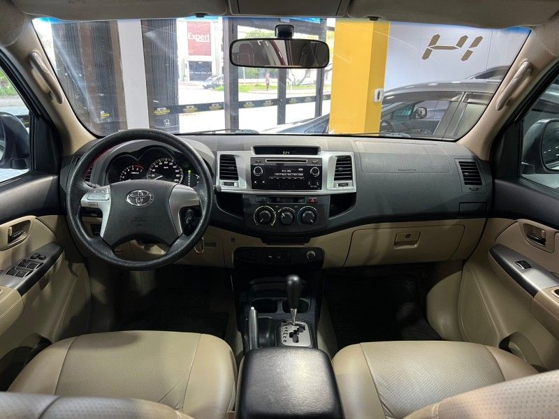 TOYOTA HILUX SW4 2.7 SR 4X2 16V 2014/2014 PRIME MULTIMARCAS CAXIAS DO SUL / Carros no Vale TOYOTA HILUX SW4 2.7 SR 4X2 16V 2014/2014 PRIME MULTIMARCAS CAXIAS DO SUL / Carros no Vale