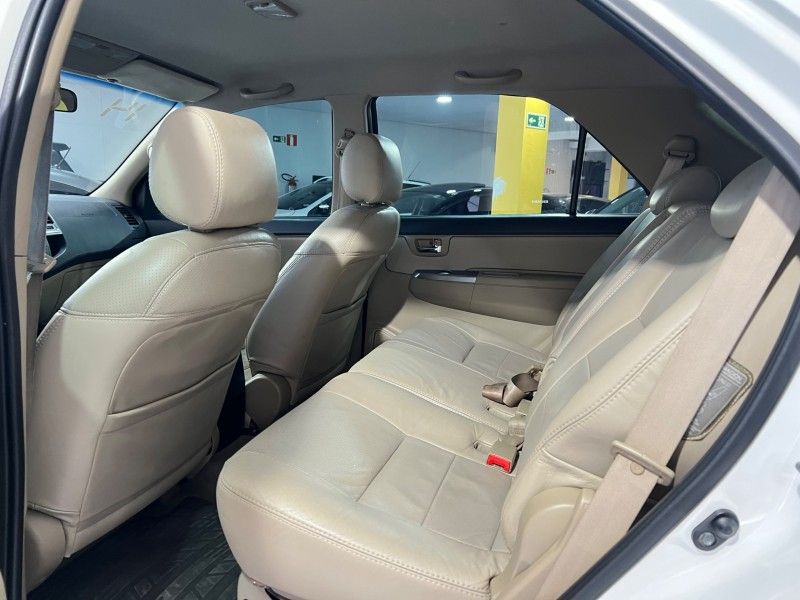 TOYOTA HILUX SW4 2.7 SR 4X2 16V 2014/2014 PRIME MULTIMARCAS CAXIAS DO SUL / Carros no Vale TOYOTA HILUX SW4 2.7 SR 4X2 16V 2014/2014 PRIME MULTIMARCAS CAXIAS DO SUL / Carros no Vale