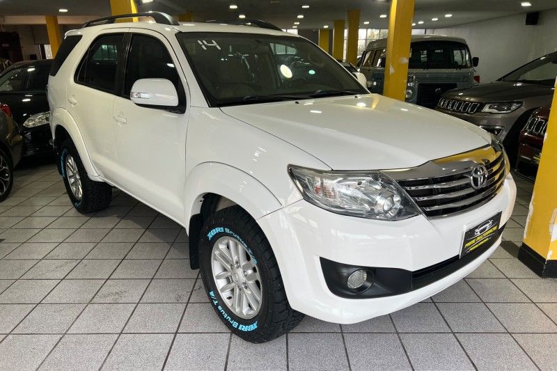 TOYOTA HILUX SW4 2.7 SR 4X2 16V 2014/2014 PRIME MULTIMARCAS CAXIAS DO SUL / Carros no Vale TOYOTA HILUX SW4 2.7 SR 4X2 16V 2014/2014 PRIME MULTIMARCAS CAXIAS DO SUL / Carros no Vale