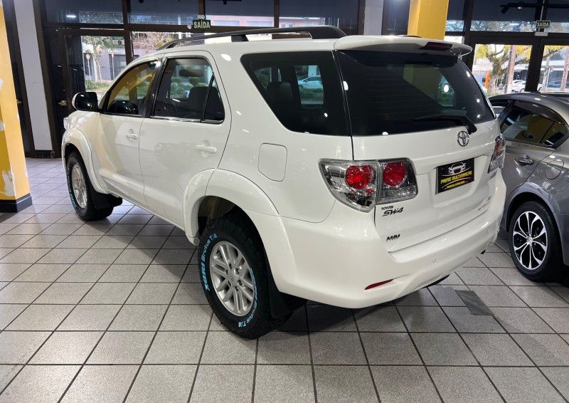 TOYOTA HILUX SW4 2.7 SR 4X2 16V 2014/2014 PRIME MULTIMARCAS CAXIAS DO SUL / Carros no Vale TOYOTA HILUX SW4 2.7 SR 4X2 16V 2014/2014 PRIME MULTIMARCAS CAXIAS DO SUL / Carros no Vale