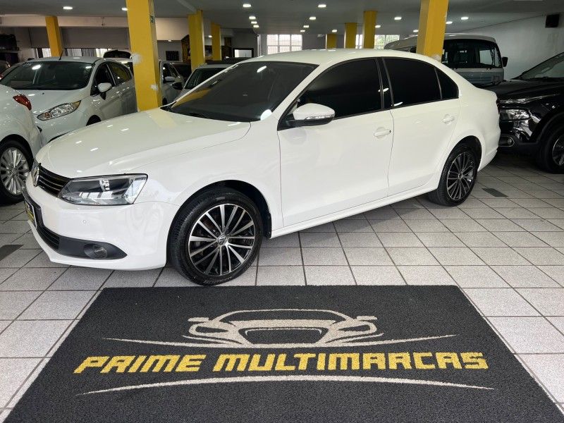 VOLKSWAGEN JETTA 2.0 COMFORTLINE TIPTRONIC 2012/2012 PRIME MULTIMARCAS CAXIAS DO SUL / Carros no Vale VOLKSWAGEN JETTA 2.0 COMFORTLINE TIPTRONIC 2012/2012 PRIME MULTIMARCAS CAXIAS DO SUL / Carros no Vale