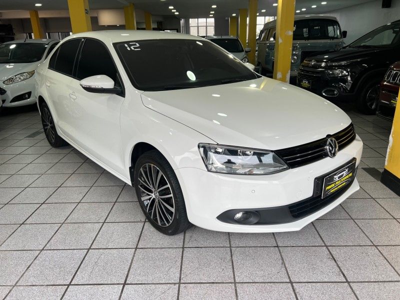 VOLKSWAGEN JETTA 2.0 COMFORTLINE TIPTRONIC 2012/2012 PRIME MULTIMARCAS CAXIAS DO SUL / Carros no Vale VOLKSWAGEN JETTA 2.0 COMFORTLINE TIPTRONIC 2012/2012 PRIME MULTIMARCAS CAXIAS DO SUL / Carros no Vale