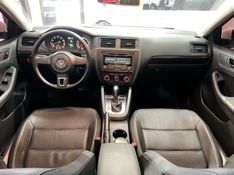 VOLKSWAGEN JETTA 2.0 COMFORTLINE TIPTRONIC 2012/2012 PRIME MULTIMARCAS CAXIAS DO SUL / Carros no Vale