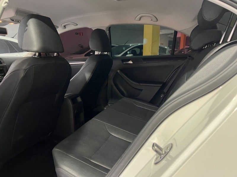 VOLKSWAGEN JETTA 2.0 COMFORTLINE TIPTRONIC 2012/2012 PRIME MULTIMARCAS CAXIAS DO SUL / Carros no Vale VOLKSWAGEN JETTA 2.0 COMFORTLINE TIPTRONIC 2012/2012 PRIME MULTIMARCAS CAXIAS DO SUL / Carros no Vale