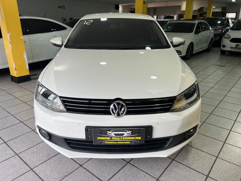 VOLKSWAGEN JETTA 2.0 COMFORTLINE TIPTRONIC 2012/2012 PRIME MULTIMARCAS CAXIAS DO SUL / Carros no Vale VOLKSWAGEN JETTA 2.0 COMFORTLINE TIPTRONIC 2012/2012 PRIME MULTIMARCAS CAXIAS DO SUL / Carros no Vale
