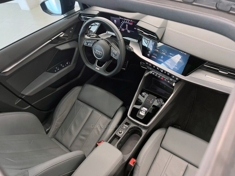 AUDI A3 2.0 TFSI 40 PERFORMANCE BLACK SPORTBACK 2024/2024 ÓTIMA CAR FLORES DA CUNHA / Carros no Vale AUDI A3 2.0 TFSI 40 PERFORMANCE BLACK SPORTBACK 2024/2024 ÓTIMA CAR FLORES DA CUNHA / Carros no Vale