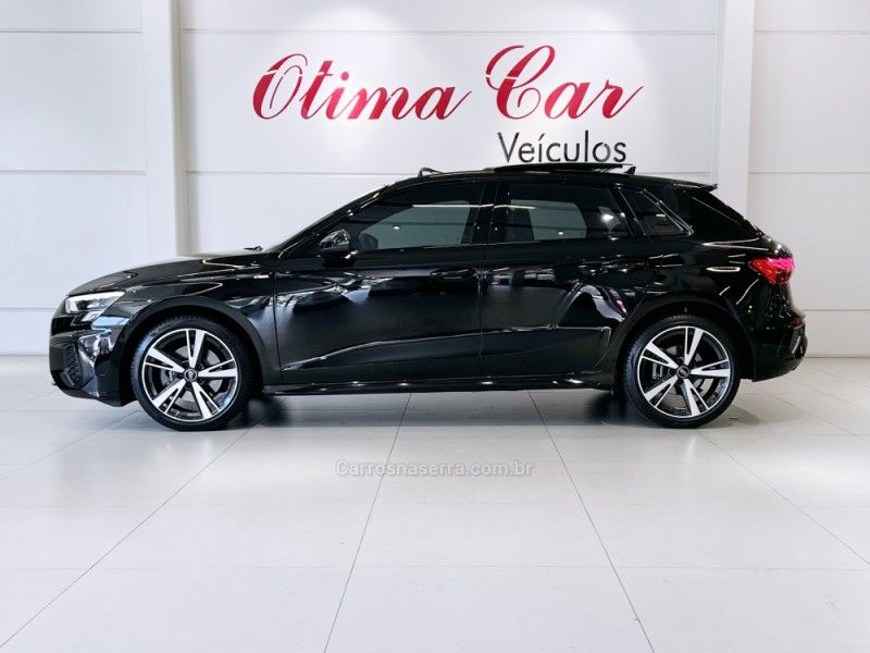 AUDI A3 2.0 TFSI 40 PERFORMANCE BLACK SPORTBACK 2024/2024 ÓTIMA CAR FLORES DA CUNHA / Carros no Vale AUDI A3 2.0 TFSI 40 PERFORMANCE BLACK SPORTBACK 2024/2024 ÓTIMA CAR FLORES DA CUNHA / Carros no Vale