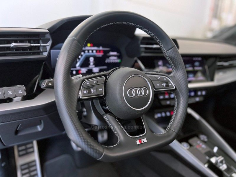 AUDI A3 2.0 TFSI 40 PERFORMANCE BLACK SPORTBACK 2024/2024 ÓTIMA CAR FLORES DA CUNHA / Carros no Vale AUDI A3 2.0 TFSI 40 PERFORMANCE BLACK SPORTBACK 2024/2024 ÓTIMA CAR FLORES DA CUNHA / Carros no Vale