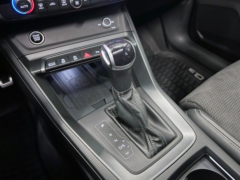 AUDI Q3 2.0 TFSI SPORTBACK PERFORMANCE BLACK QUATTRO 2022/2023 ÓTIMA CAR FLORES DA CUNHA / Carros no Vale