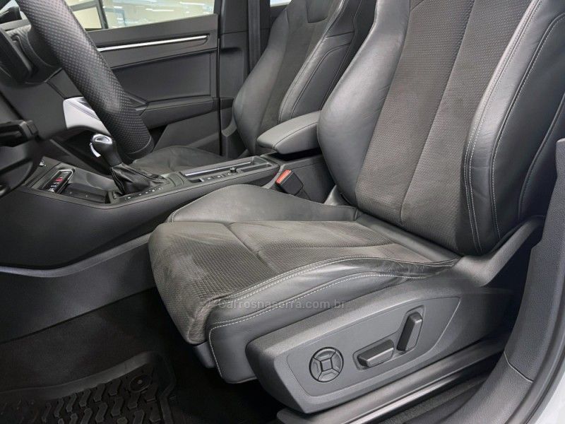 AUDI Q3 2.0 TFSI SPORTBACK PERFORMANCE BLACK QUATTRO 2022/2023 ÓTIMA CAR FLORES DA CUNHA / Carros no Vale