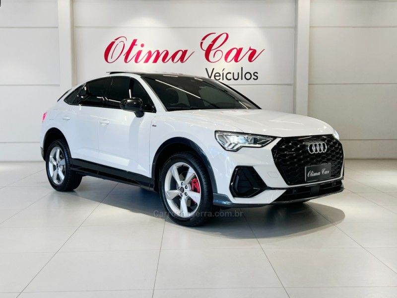 AUDI Q3 2.0 TFSI SPORTBACK PERFORMANCE BLACK QUATTRO 2022/2023 ÓTIMA CAR FLORES DA CUNHA / Carros no Vale