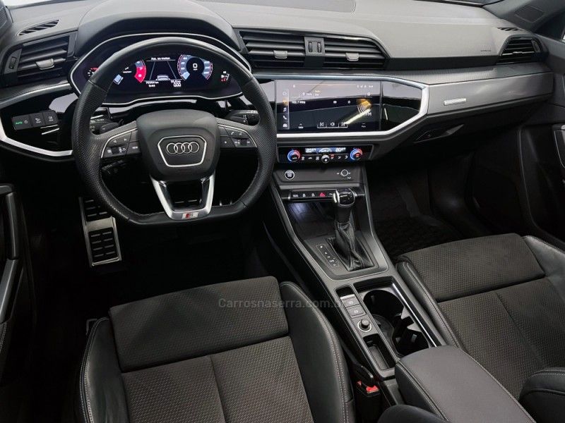 AUDI Q3 2.0 TFSI SPORTBACK PERFORMANCE BLACK QUATTRO 2022/2023 ÓTIMA CAR FLORES DA CUNHA / Carros no Vale AUDI Q3 2.0 TFSI SPORTBACK PERFORMANCE BLACK QUATTRO 2022/2023 ÓTIMA CAR FLORES DA CUNHA / Carros no Vale