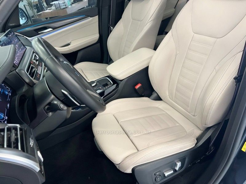 BMW X3 2.0 XDRIVE 30E M SPORT 16V TURBO HÍBRIDO 2023/2024 ÓTIMA CAR FLORES DA CUNHA / Carros no Vale BMW X3 2.0 XDRIVE 30E M SPORT 16V TURBO HÍBRIDO 2023/2024 ÓTIMA CAR FLORES DA CUNHA / Carros no Vale