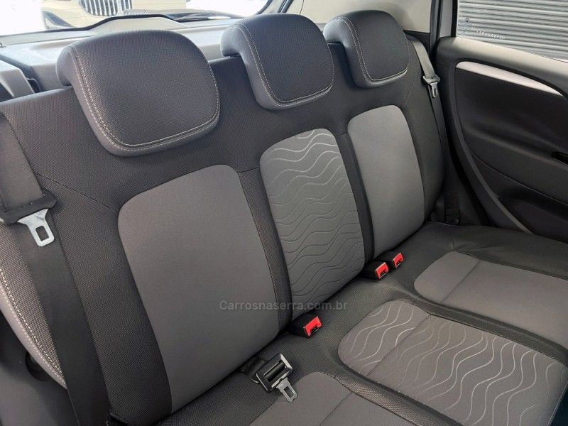 FIAT PUNTO 1.4 ATTRACTIVE ITALIA 8V 2015/2016 ÓTIMA CAR FLORES DA CUNHA / Carros no Vale