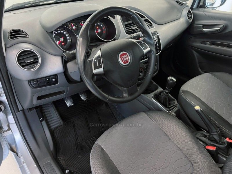 FIAT PUNTO 1.4 ATTRACTIVE ITALIA 8V 2015/2016 ÓTIMA CAR FLORES DA CUNHA / Carros no Vale