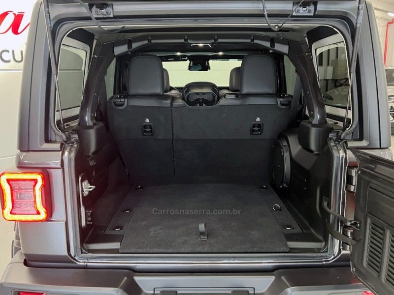 JEEP WRANGLER 2.0 RUBICON 4X4 AT8 16V 2025/2025 ÓTIMA CAR FLORES DA CUNHA / Carros no Vale