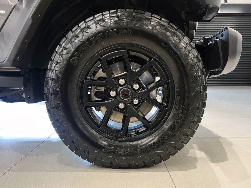 JEEP WRANGLER 2.0 RUBICON 4X4 AT8 16V 2025/2025 ÓTIMA CAR FLORES DA CUNHA / Carros no Vale