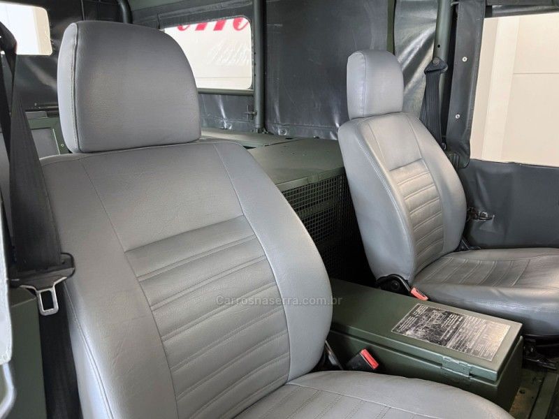 LAND ROVER DEFENDER 2.4 110 SW 4X4 TURBO 2004/2004 ÓTIMA CAR FLORES DA CUNHA / Carros no Vale