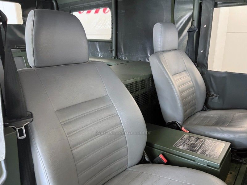 LAND ROVER DEFENDER 2.4 110 SW 4X4 TURBO 2004/2004 ÓTIMA CAR FLORES DA CUNHA / Carros no Vale LAND ROVER DEFENDER 2.4 110 SW 4X4 TURBO 2004/2004 ÓTIMA CAR FLORES DA CUNHA / Carros no Vale