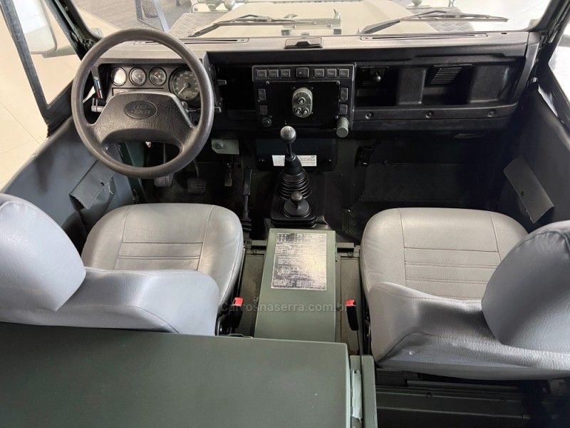 LAND ROVER DEFENDER 2.4 110 SW 4X4 TURBO 2004/2004 ÓTIMA CAR FLORES DA CUNHA / Carros no Vale LAND ROVER DEFENDER 2.4 110 SW 4X4 TURBO 2004/2004 ÓTIMA CAR FLORES DA CUNHA / Carros no Vale