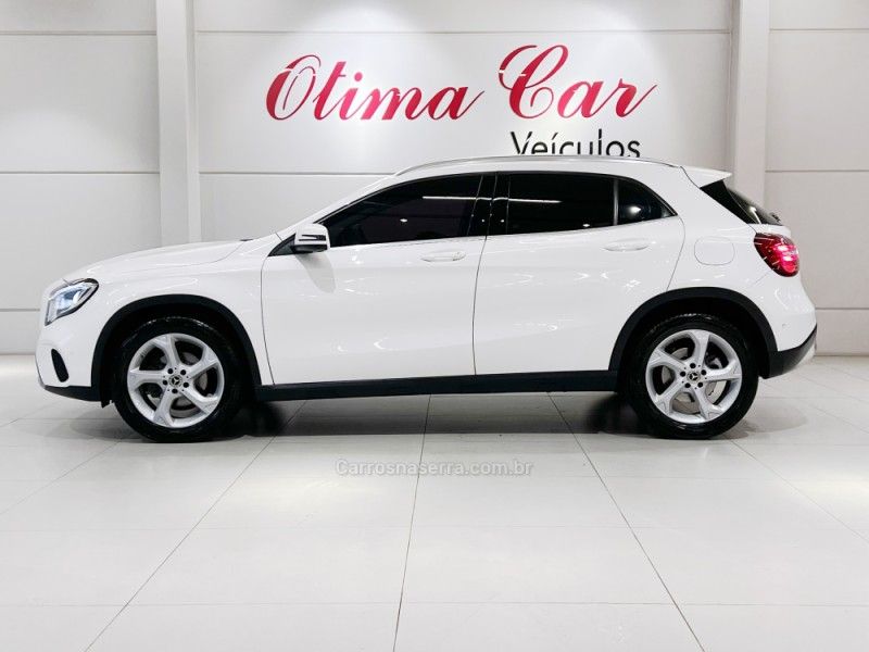 MERCEDES-BENZ GLA 200 1.6 CGI ADVANCE 16V TURBO 2018/2018 ÓTIMA CAR FLORES DA CUNHA / Carros no Vale