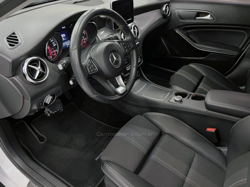 MERCEDES-BENZ GLA 200 1.6 CGI ADVANCE 16V TURBO 2018/2018 ÓTIMA CAR FLORES DA CUNHA / Carros no Vale