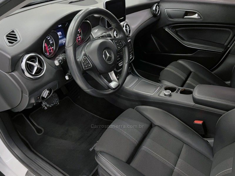 MERCEDES-BENZ GLA 200 1.6 CGI ADVANCE 16V TURBO 2018/2018 ÓTIMA CAR FLORES DA CUNHA / Carros no Vale MERCEDES-BENZ GLA 200 1.6 CGI ADVANCE 16V TURBO 2018/2018 ÓTIMA CAR FLORES DA CUNHA / Carros no Vale