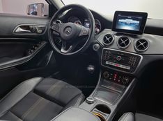 MERCEDES-BENZ GLA 200 1.6 CGI ADVANCE 16V TURBO 2018/2018 ÓTIMA CAR FLORES DA CUNHA / Carros no Vale